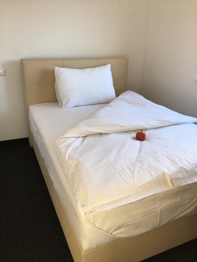 A1 Motel Inning Bagian luar foto